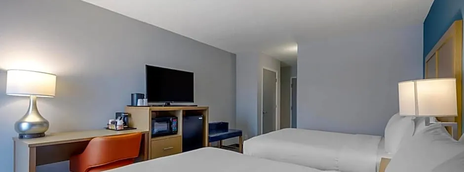 Comfort Inn & Suites Alexandria West