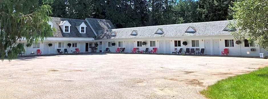 Pines Motel