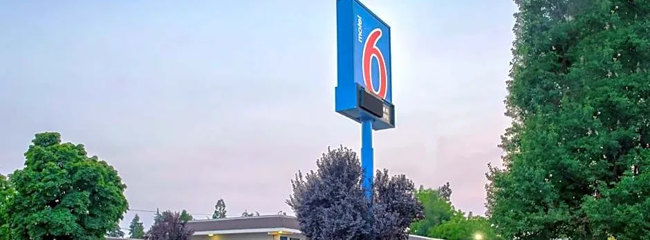 Motel 6-Salem, OR