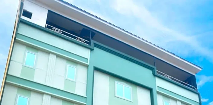 Leaf Hotel