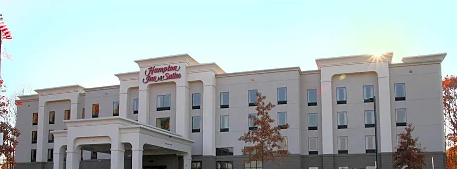 Hampton Inn & Suites Jamestown