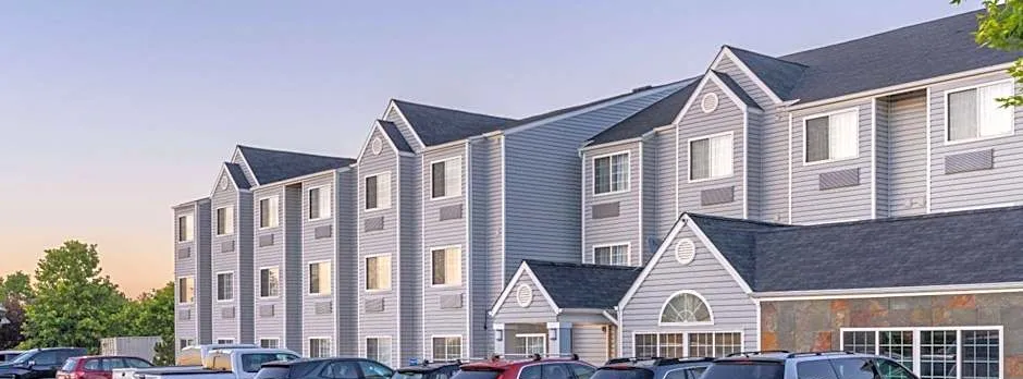 Days Inn & Suites by Wyndham Greeley
