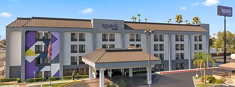 Spark by Hilton Bakersfield Central
