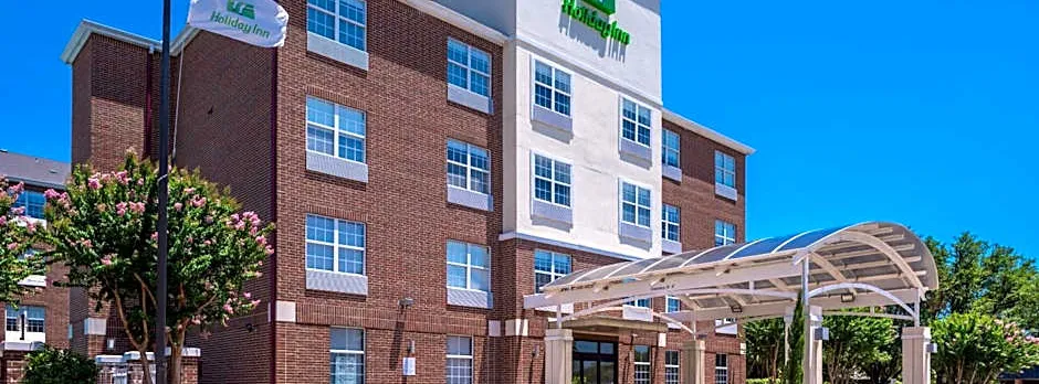 Holiday Inn and Suites Dallas-Addison By IHG
