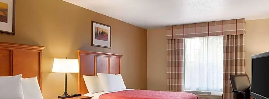 Country Inn & Suites by Radisson, Sycamore, IL