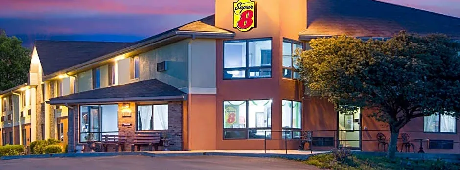 Super 8 by Wyndham Toledo