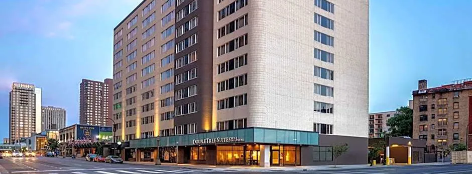 DoubleTree Suites By Hilton Minneapolis