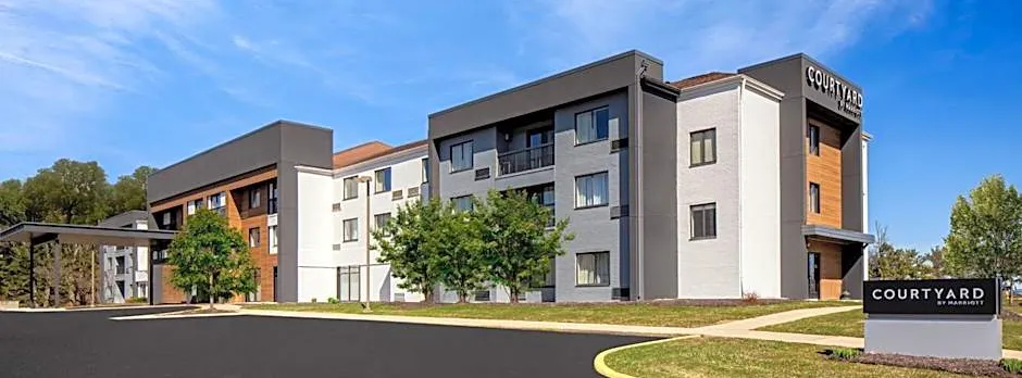 Courtyard by Marriott Detroit Brighton