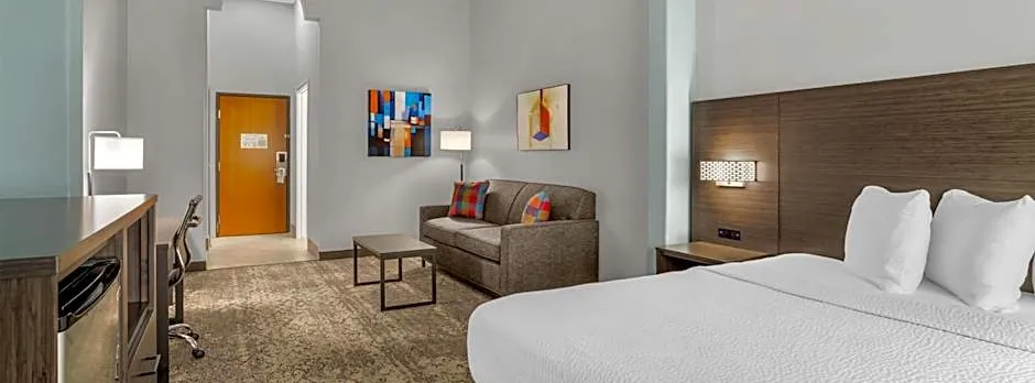 Best Western Plus New Caney Inn & Suites