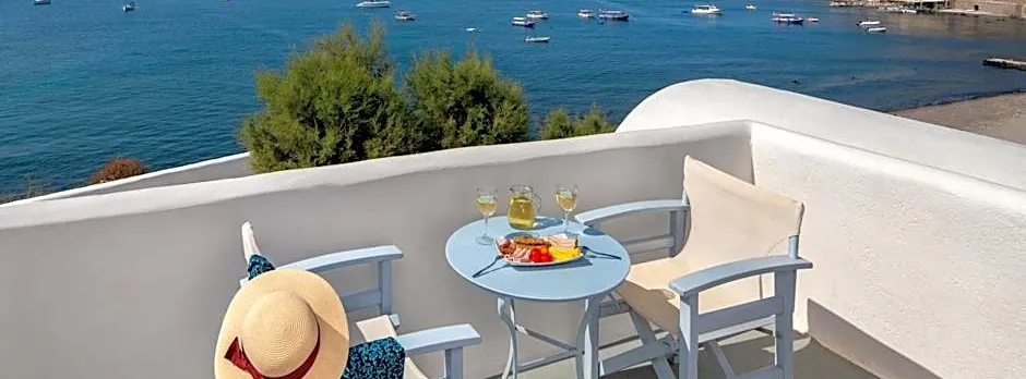 Akrotiri Hotel