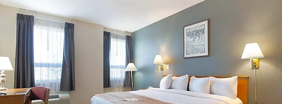 Lakeview Inns & Suites - Okotoks