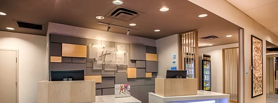 Holiday Inn Express & Suites Moody - Leeds By IHG