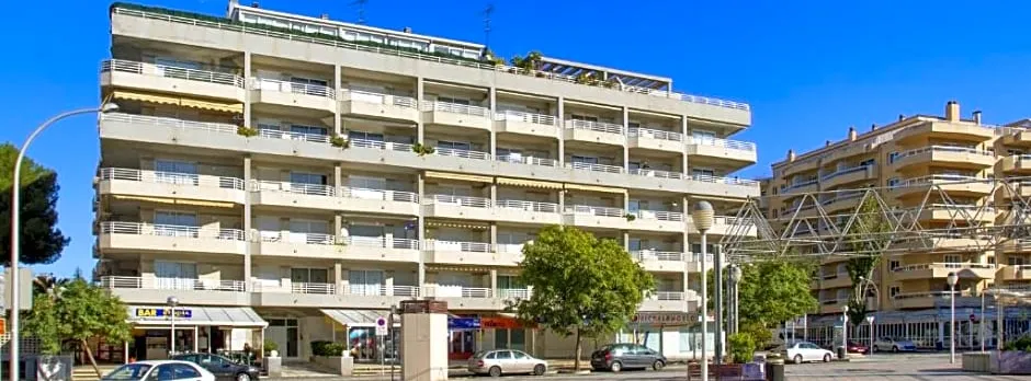 Rentalmar Zahara Family Suites