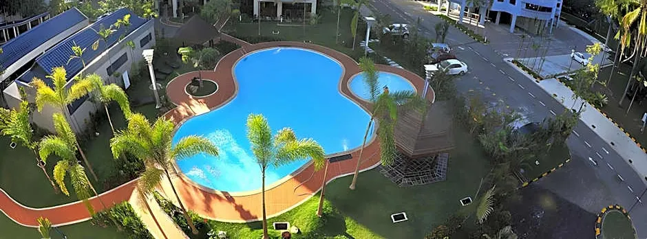 Rimbun Suites & Residences
