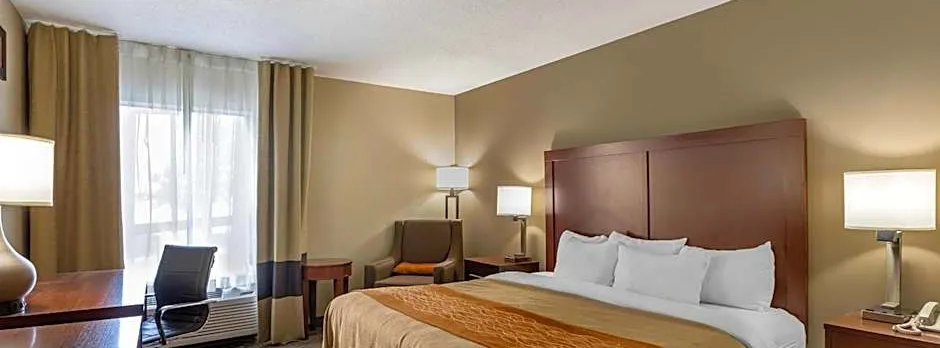 Comfort Inn Walcott near Davenport