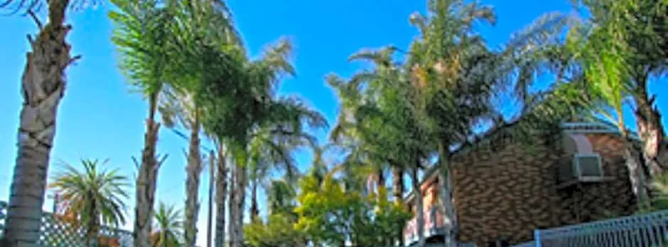 Cattlemans Country Motor Inn & Serviced Apartments