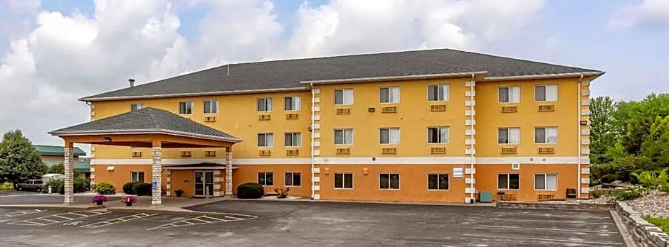 Comfort Inn Muscatine near Hwy 61