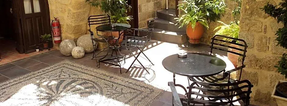 Camelot Traditional & Classic Hotel