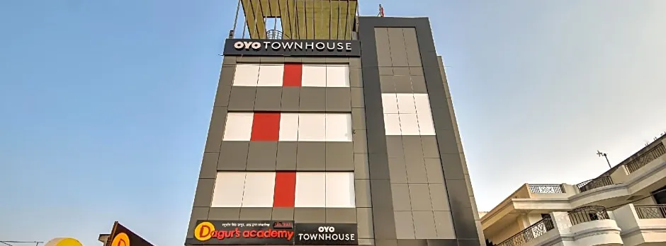 Super OYO Townhouse 263 Hotel Luxurs Shri Gopal Nagar
