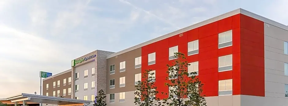Holiday Inn Express & Suites Tampa East - Ybor City By IHG
