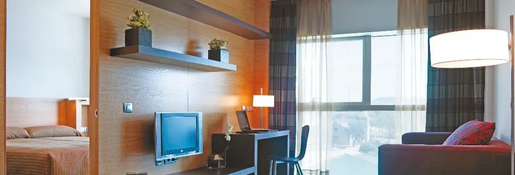 HESPERIA FIRA SUITES