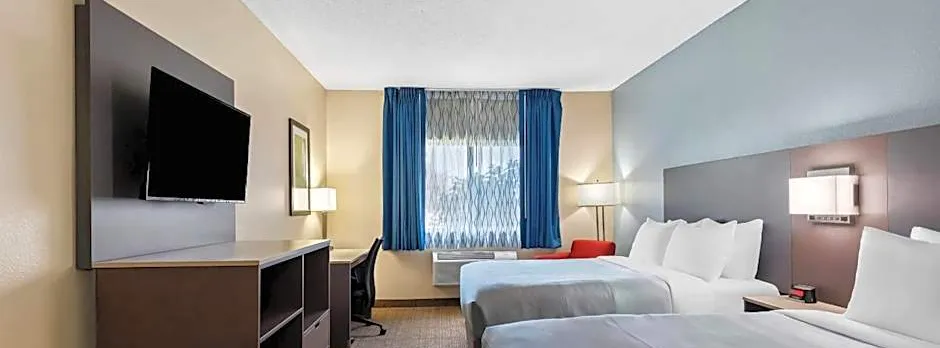Quality Inn & Suites Springfield Southwest near I-72