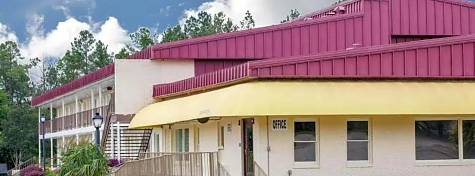 A Red Dot Inn Milledgeville