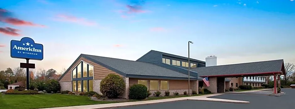 AmericInn by Wyndham Green Bay West