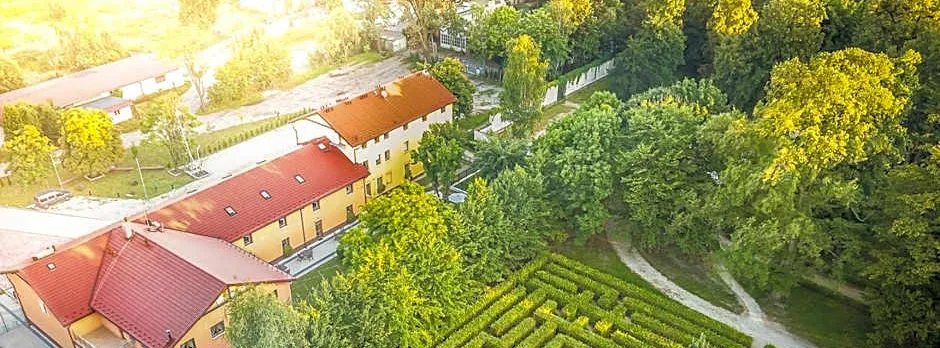 HOTEL I RESTAURACJA BROCHÓW