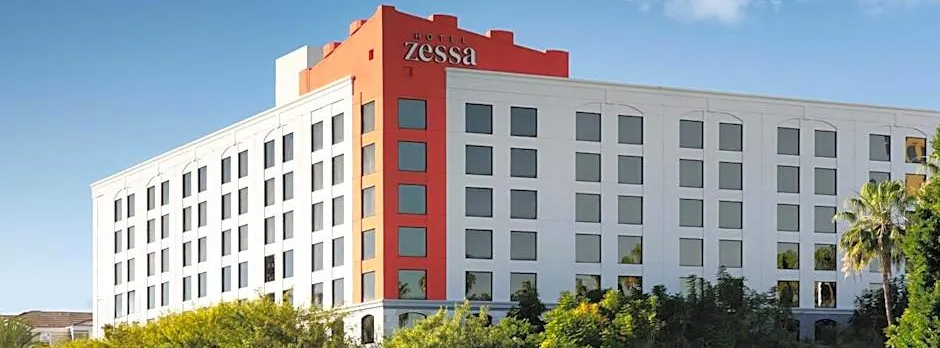 Hotel Zessa Orange County Airport, a DoubleTree by Hilton