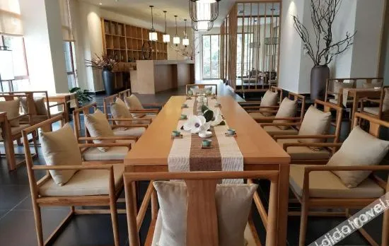 Yin Jiang Town Hotel
