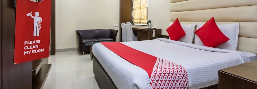 OYO 24253 Hotel Avirat Inn