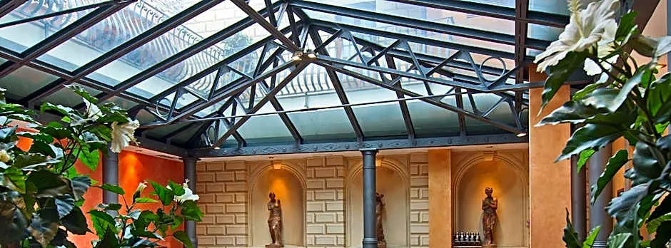 Hotel Alba Palace