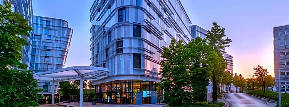 Radisson Blu CDG Airport Terminal Hotel, Paris