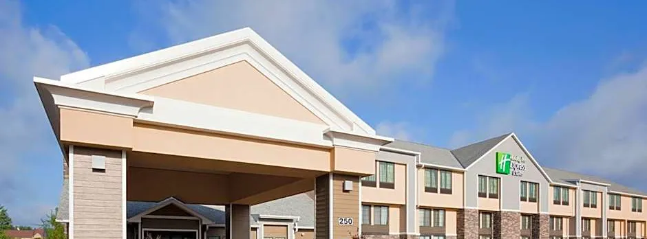 Holiday Inn Express and Suites Willmar By IHG