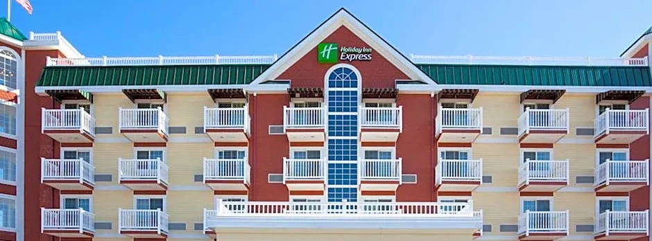 Holiday Inn Express & Suites Petoskey by IHG