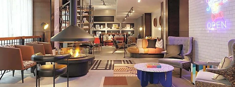 Moxy Richmond Downtown
