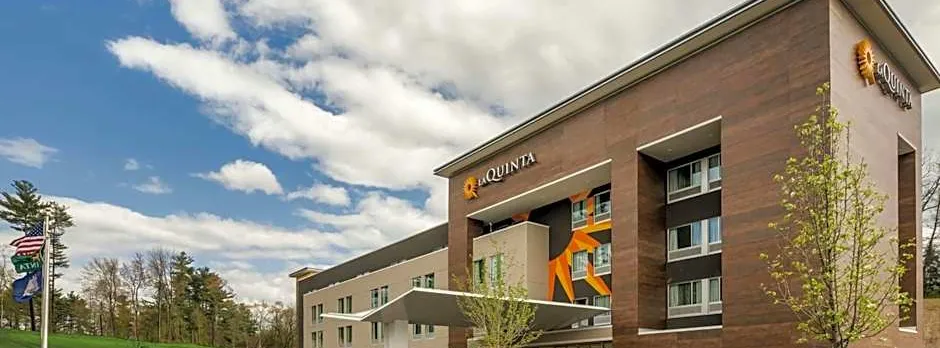 La Quinta Inn & Suites by Wyndham Clifton Park/Saratoga Area