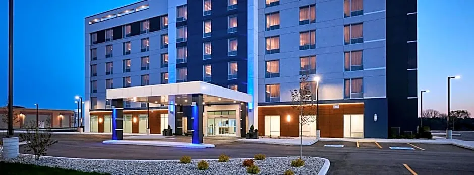 Holiday Inn Express & Suites Windsor East - Lakeshore By IHG