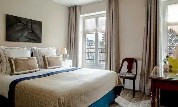 Hotel De La Place Du Louvre