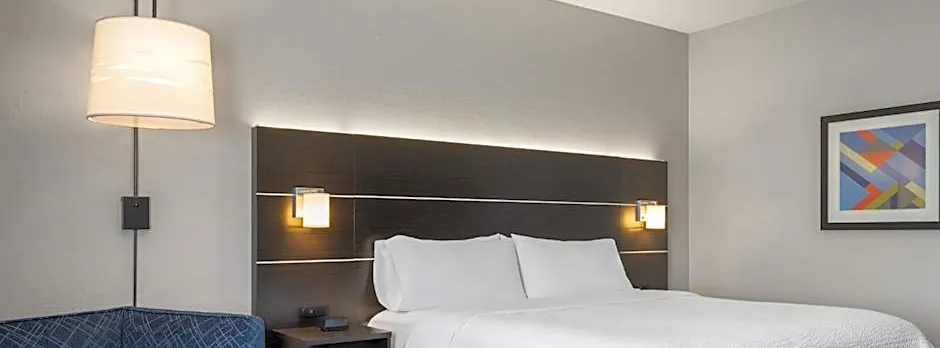 Holiday Inn Express Hotel & Suites Altoona-Des Moines By IHG