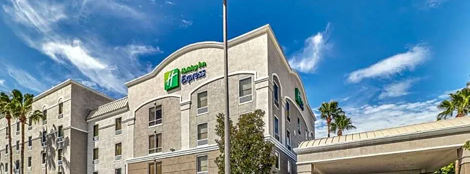 Holiday Inn Express Hotel & Suites Clearwater US 19 North By IHG