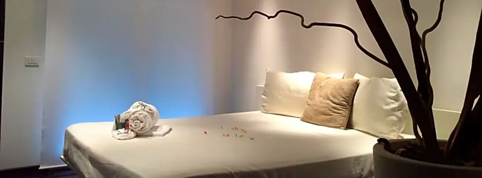 15.92 Hotel