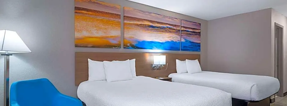 Days Inn & Suites by Wyndham Commerce