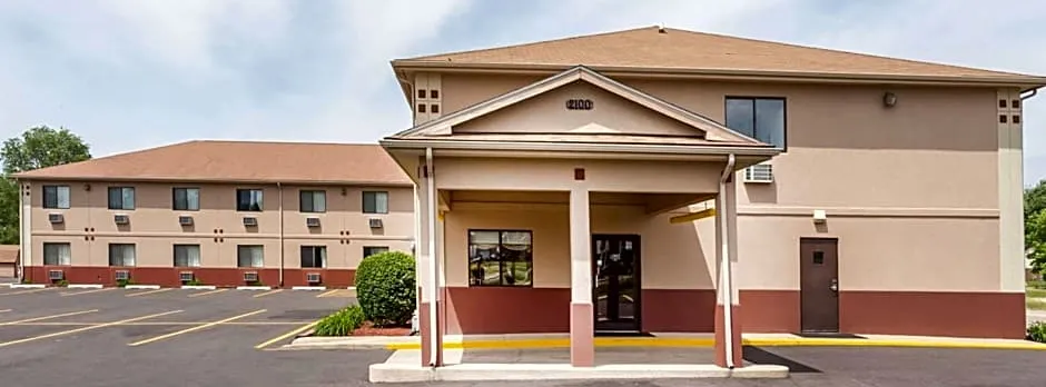 Super 8 by Wyndham Rock Falls Sterling Area