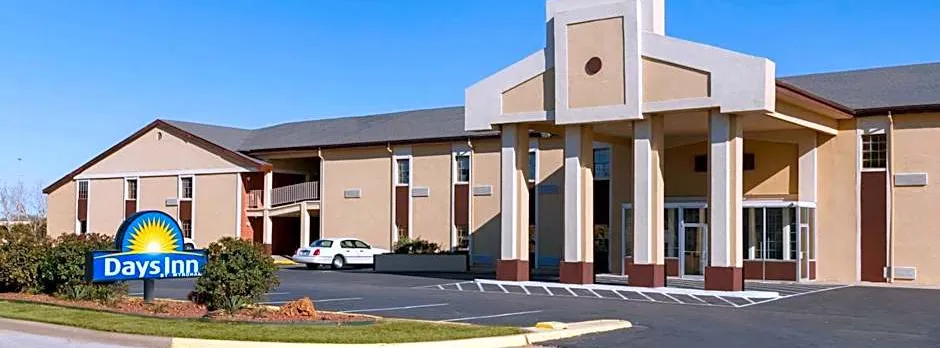 Days Inn by Wyndham Lawton