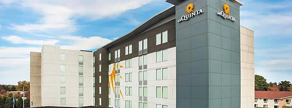La Quinta Inn & Suites by Wyndham Winchester
