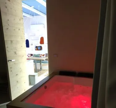 Casa Mediterranea con JACUZZI in Terrazza , vicino OSTUNI al Mare