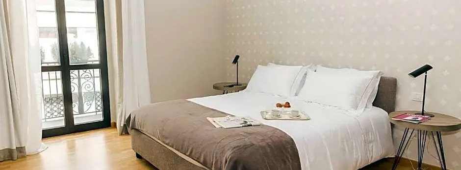 200 ROOMS & TERRACE