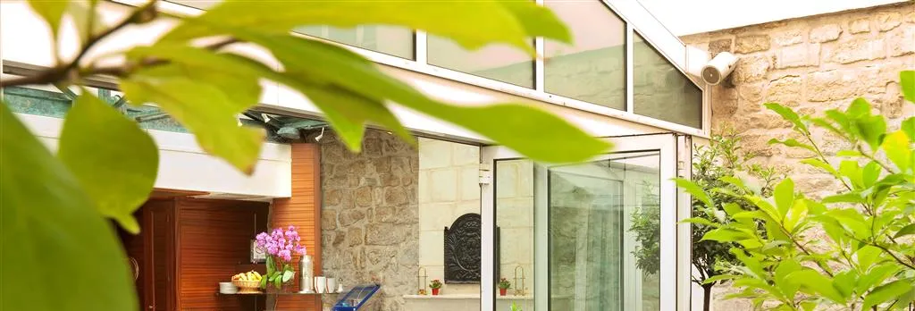 La Perle Hotel